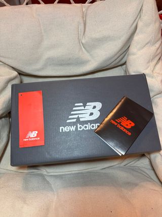New Balance 9060 Grigio Rosso