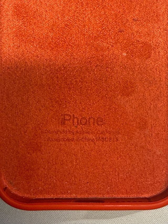 Cover iPhone 14 Pro Apple Rossa
