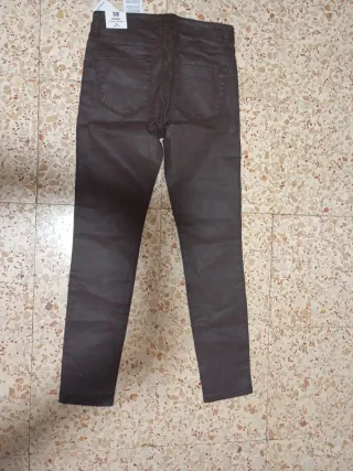 Pantalón Mango marrón brillante