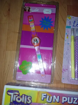 Lotto 3 nuovi giocattoli: Barbie, Trolls, Lettering