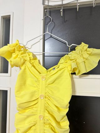 Vestido Zara amarillo fruncido