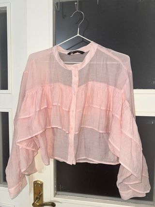 Camiseta Zara rosa volantes