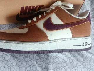 Tenis Nike Air Force 1 Beige y Marrón