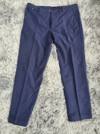 Pantaloni Hugo Boss slim fit in lana vergine elast