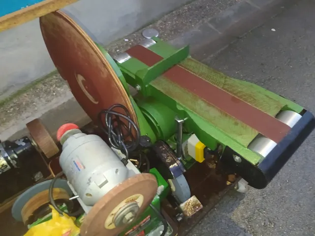 Levigatrice a nastro e a disco per carpenteria