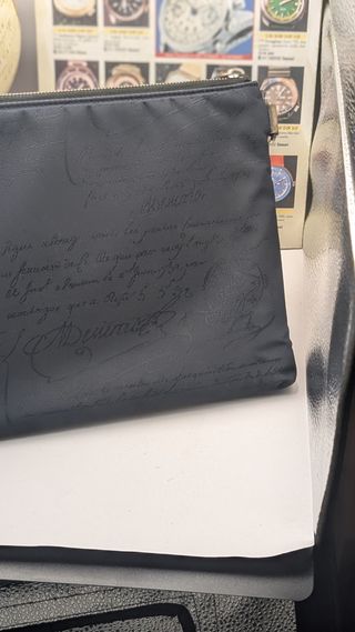 Cartera de piel Berluti Scrito negro/gris