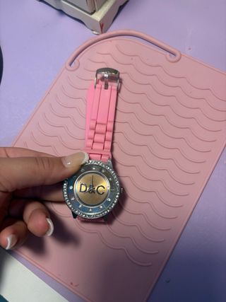 Reloj D&C Rosa con Detalles Brillantes