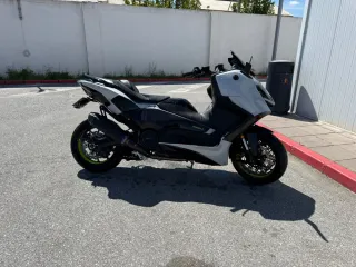Yamaha T-Max Tech Max 560