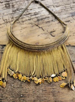 Gargantilla vintage metal dorado