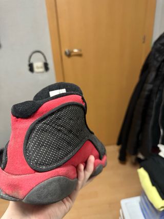 Jordan 13 Rojo y Negro
