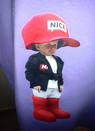 Camiseta Morada Talla XL con Dibujo