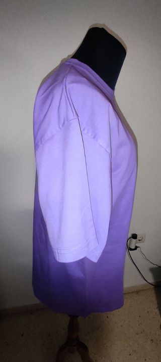 Camiseta Morada Talla XL con Dibujo