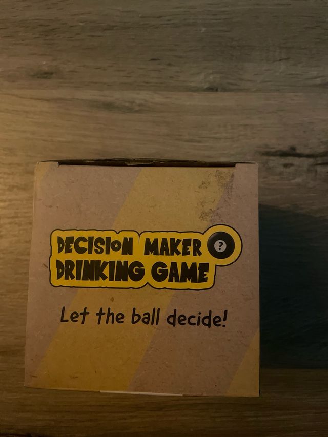 Gioco da tavolo Decision Maker Drinking Game
