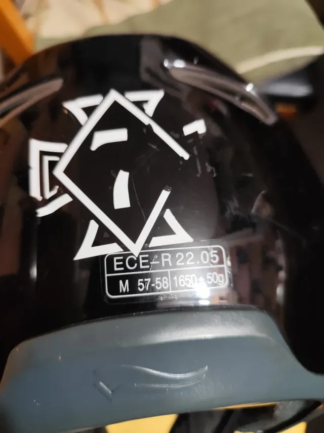 Casco Jet Negro con Gafas de Sol