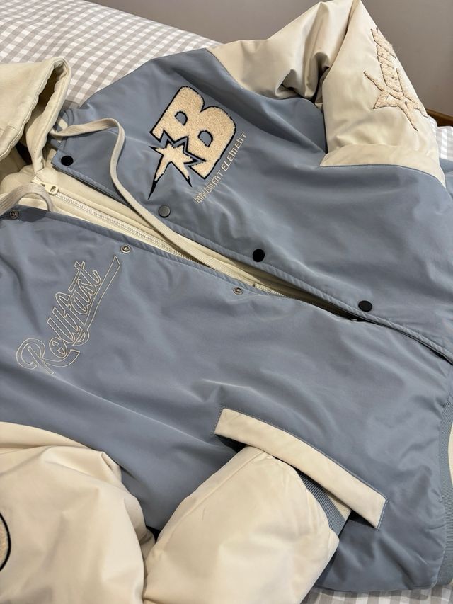 Chaqueta estilo universitario