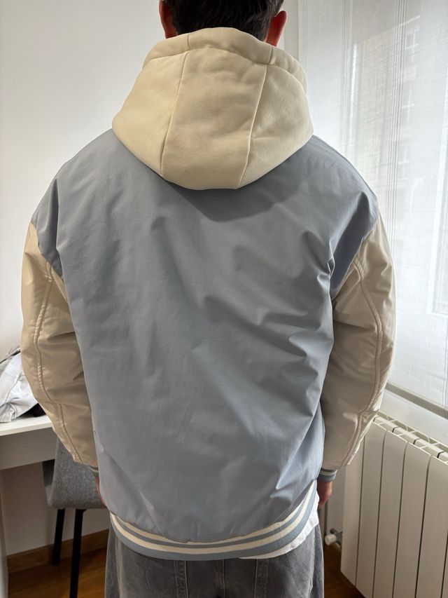 Chaqueta estilo universitario