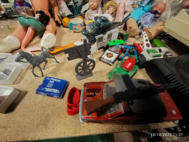 Lotto di oggetti vintage e da collezione