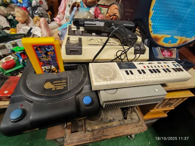 Lotto di oggetti vintage e da collezione