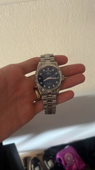 Reloj Lotus Día y Fecha Diamantes Azul
muy buen cu