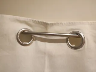 Cortina blanca con encaje