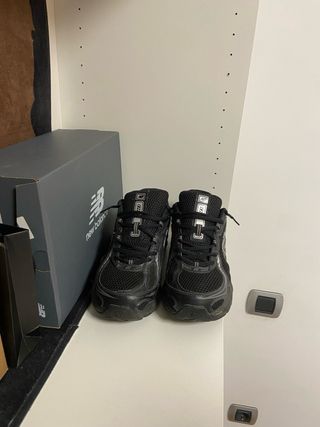 New Balance 740 negras