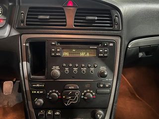 Volvo V70 2.4 Momentum 103 kW (140 CV)