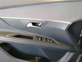 Peugeot 3008 BlueHDi 130 SANDS Allure Pack EAT8 96 kW (130 CV)