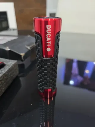 Puños DUCATI con tapón para manillar