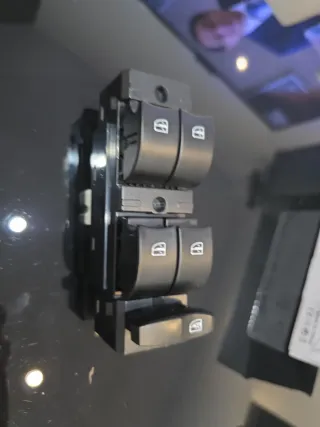 Botonera Elevalunas Renault Koleos 254010801R