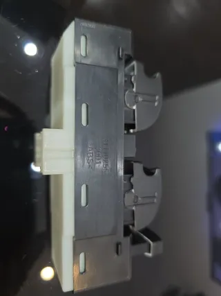 Botonera Elevalunas Renault Koleos 254010801R