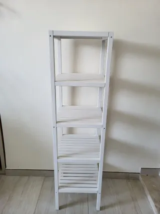 Estantería blanca de madera