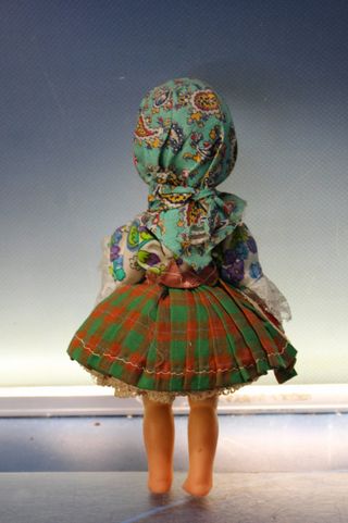Costume regionale per bambole del Portogallo, Nazaré. Celluloide, composizione?