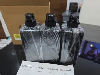 3 Botellas Dispensador Negro