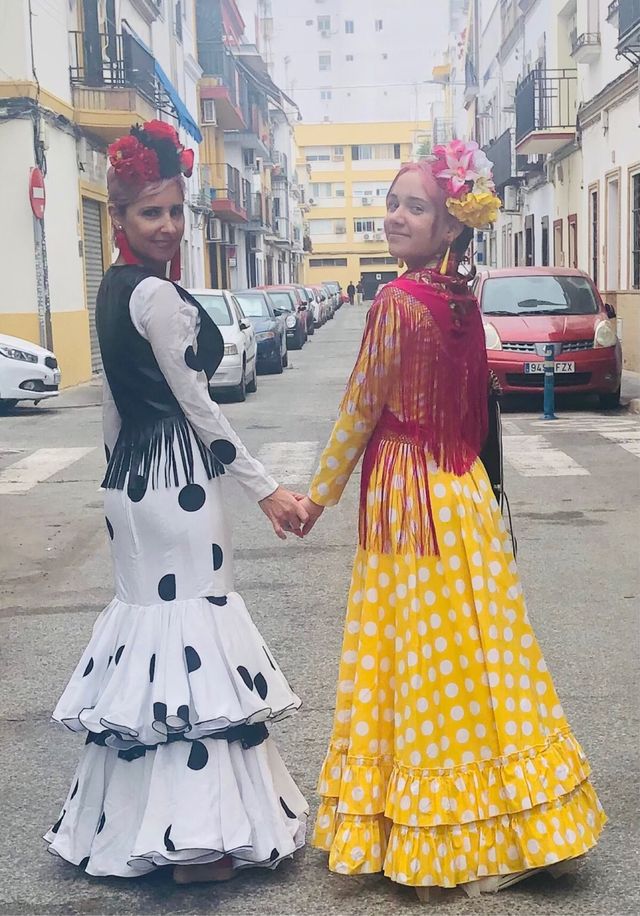 Traje de Flamenca Amarillo con Lunares
