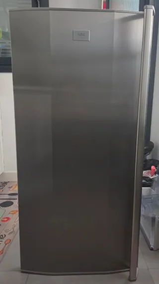 Cajones, luz, puertas y display AEG Santos