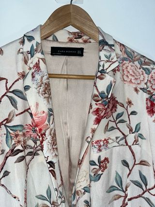 Blazer Zara estampado floral