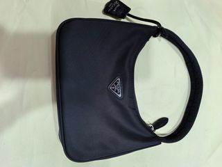 Borsa nera da donna Prada Re-Edition