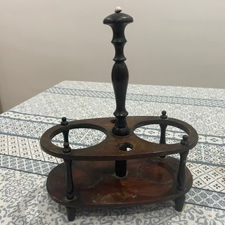 Aceiteras antiguas con soporte de madera