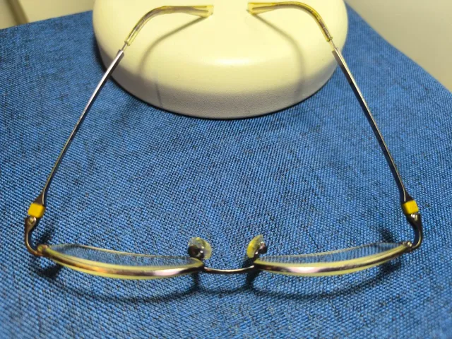 Gafas Mandarina Duck metálicas malvas