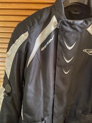 Chaqueta Moto Bering Negra y Gris con protecciones