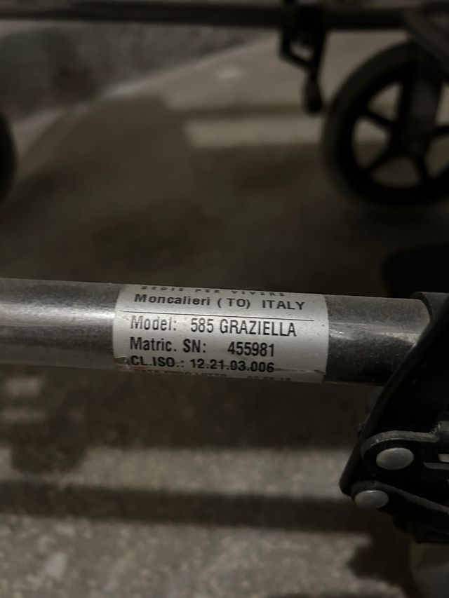 Sedia a rotelle imbottita Surace
Modello 585 Graz