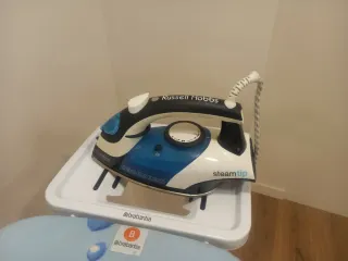 Tabla de planchar y plancha de vapor