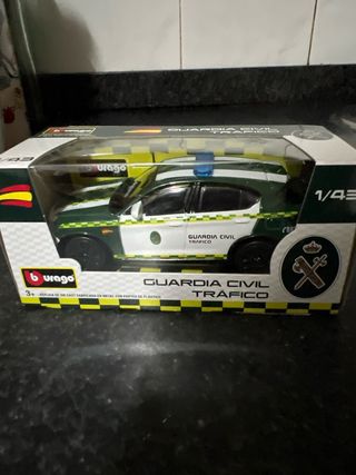 Coche Guardia Civil Burago 1/43 (oferta limitada)