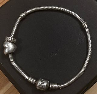 Pulsera Pandora Plata Corazón y Charm