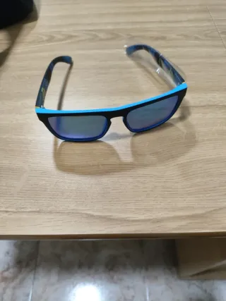 Gafas de sol polarizadas azules y negras