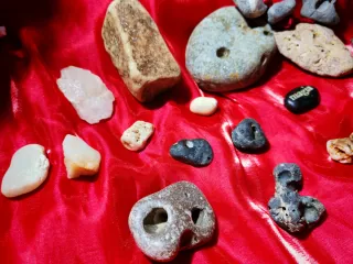 Amuletos chamánicos piedras naturales