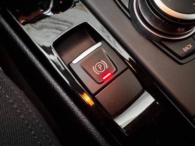 BMW X2 sDrive18d Business Auto