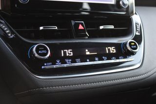 TOYOTA Corolla 1.8 125H ACTIVE TECH E-CVT