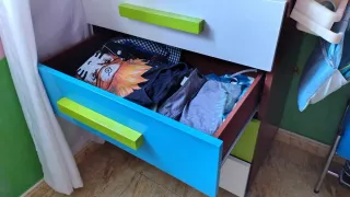 Cajonera 4 cajones amplios y perchero infantil