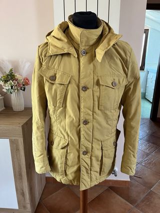 Cappotto Giallo con Cappuccio